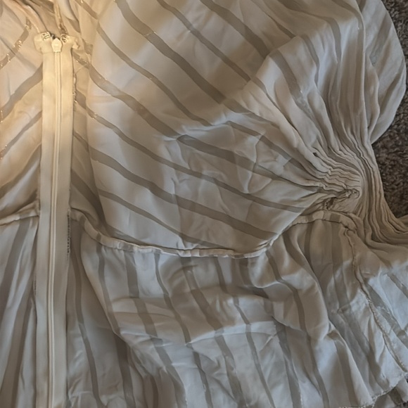 Aryn K Silk Cream Ruched Cap Sleeve Blouse with Asymmetrical Design size L - Picture 5 of 6